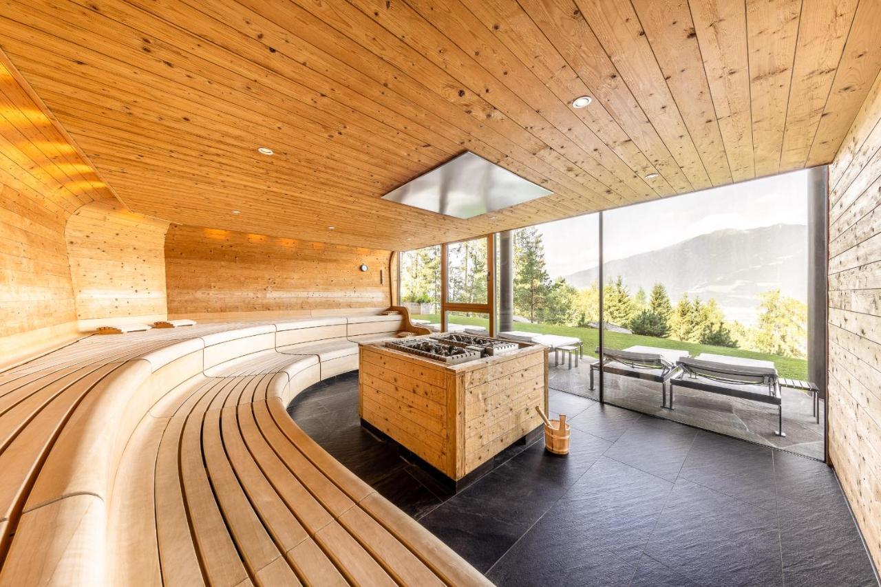 My Arbor - Dolomites Hotel Bressanone Bagian luar foto The interior of the Swiss Pavilion