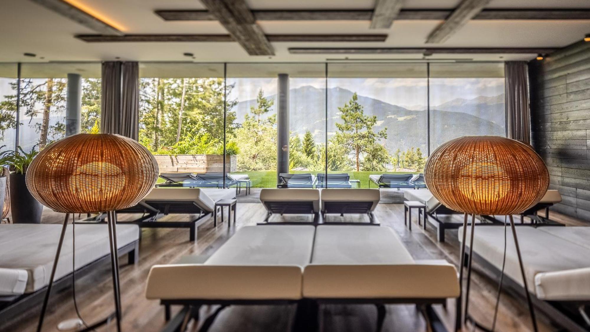 My Arbor - Dolomites Hotel Bressanone Bagian luar foto The lounge at the airport